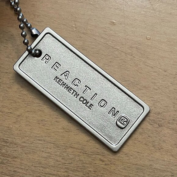 Kenneth Cole Reaction Pocketbook Red - Picture 4 of 6